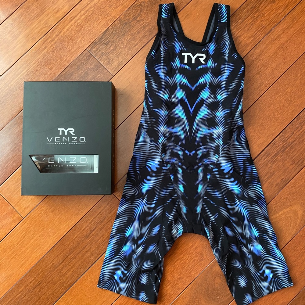 TYR Women’s Venzo Genesis Closed Back Swimsuit